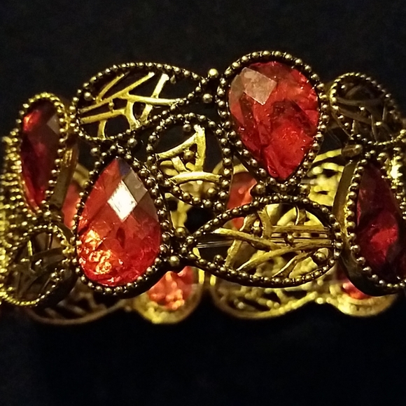 Red gemstone bracelet - Picture 3 of 5